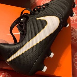 Nike Tiempo Soccer cleat boys size 5Y black/gold